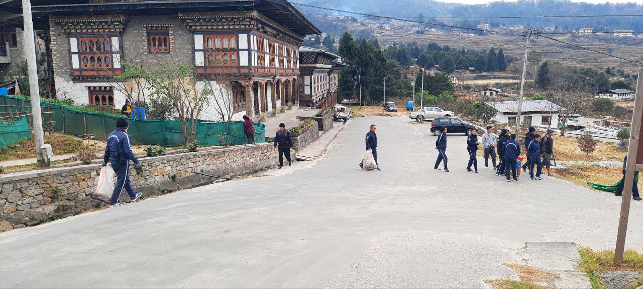 Trashi Yangtse Dzongkhag started off the year 2024 by observing ZERO WASTE HOUR.