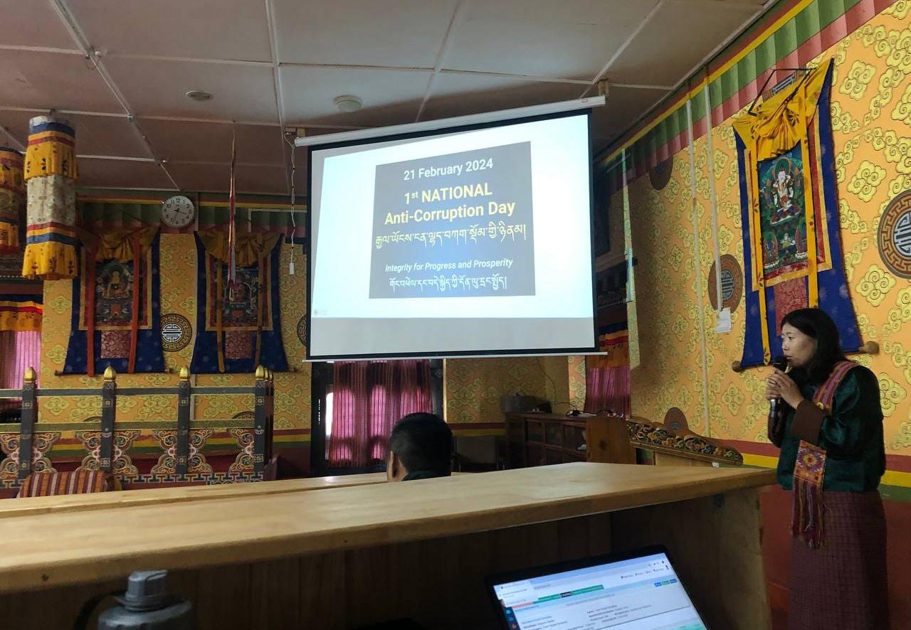 ᴛʜᴇ ᴏꜰꜰɪᴄɪᴀʟꜱ ꜰʀᴏᴍ ᴀɴᴛɪ-ᴄᴏʀʀᴜᴘᴛɪᴏɴ ᴄᴏᴍᴍɪꜱꜱɪᴏɴ (ᴀᴄᴄ) ᴠɪꜱɪᴛᴇᴅ ᴛʀᴀꜱʜɪ ʏᴀɴɢᴛꜱᴇ ᴅᴢᴏɴɢᴋʜᴀɢ ꜰᴏʀ ᴀ ᴛʜᴇᴍᴀᴛɪᴄ ꜱᴇꜱꜱɪᴏɴ.